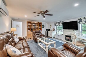 Seneca Lake Retreat w/ Deck - Walk to Wineries!