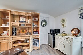 Seneca Lake Retreat w/ Deck - Walk to Wineries!