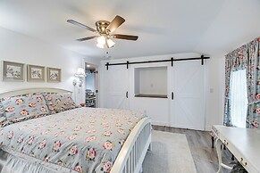 Seneca Lake Retreat w/ Deck - Walk to Wineries!