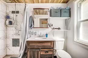 Aurora Abode: 7 Mi to Dtwn Denver!