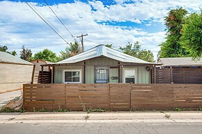 Aurora Abode: 7 Mi to Dtwn Denver!