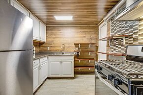 Aurora Abode: 7 Mi to Dtwn Denver!