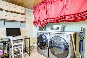 Aurora Abode: 7 Mi to Dtwn Denver!