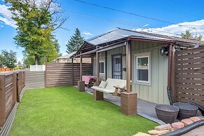 Aurora Abode: 7 Mi to Dtwn Denver!