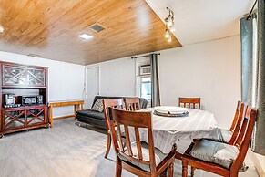 Aurora Abode: 7 Mi to Dtwn Denver!