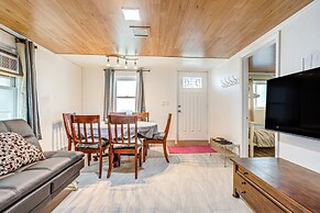 Aurora Abode: 7 Mi to Dtwn Denver!