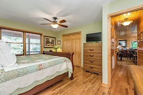 Appalachian Mtn Cabin Near New River State Park!