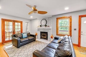 Charming Damascus Retreat w/ Deck & Creek Views!