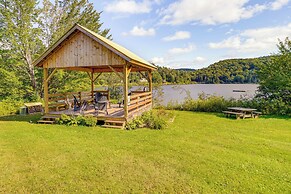 Spacious Wilmington Cabin: Walk to Lake
