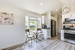 Southern Oregon Cabin: Fire Pit & Private Pond!