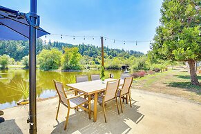 Southern Oregon Cabin: Fire Pit & Private Pond!