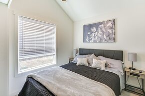 Southern Oregon Cabin: Fire Pit & Private Pond!