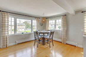 Walk to Beaches: Sunny East Haven Home w/ Grill