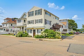 Walk to Beaches: Sunny East Haven Home w/ Grill