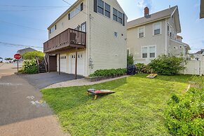 Walk to Beaches: Sunny East Haven Home w/ Grill