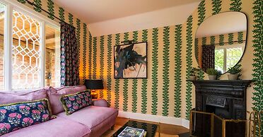 Luxurious Vineyard Hideaway At Stanlake Park