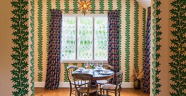 Luxurious Vineyard Hideaway At Stanlake Park