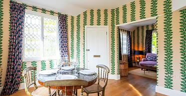 Luxurious Vineyard Hideaway At Stanlake Park
