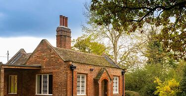 Luxurious Vineyard Hideaway At Stanlake Park