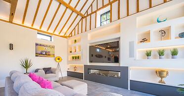 Honeybuzz Barn - Stunning 4-bed Rural Paradise