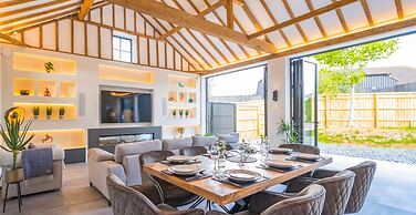 Honeybuzz Barn - Stunning 4-bed Rural Paradise