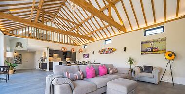 Honeybuzz Barn - Stunning 4-bed Rural Paradise