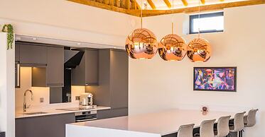 Honeybuzz Barn - Stunning 4-bed Rural Paradise