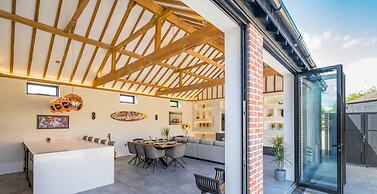 Honeybuzz Barn - Stunning 4-bed Rural Paradise