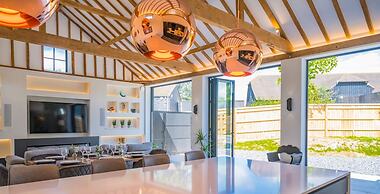 Honeybuzz Barn - Stunning 4-bed Rural Paradise