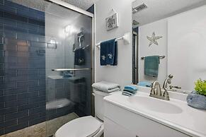 Beachfront Luxe Epic Ocean Views Sleeps 6