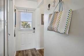 Beachfront Luxe Epic Ocean Views Sleeps 6