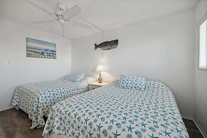 Beachfront Luxe Epic Ocean Views Sleeps 6