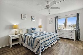 Beachfront Luxe Epic Ocean Views Sleeps 6