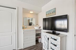 Beachfront Luxe Epic Ocean Views Sleeps 6