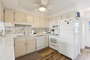 Beachfront Luxe Epic Ocean Views Sleeps 6