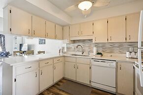 Beachfront Luxe Epic Ocean Views Sleeps 6