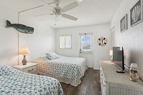Beachfront Luxe Epic Ocean Views Sleeps 6