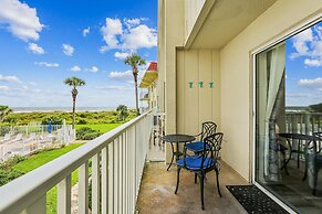 Beachfront Luxe Epic Ocean Views Sleeps 6