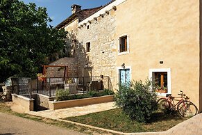 Villa Trtoja With Pool