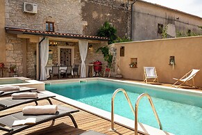 Villa Trtoja With Pool