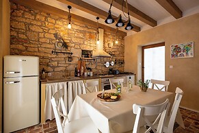 Villa Trtoja With Pool