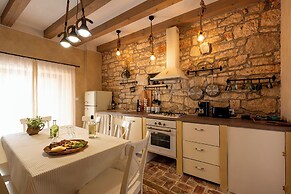 Villa Trtoja With Pool