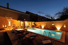 Villa Trtoja With Pool