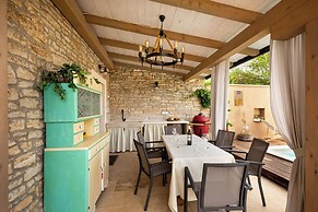 Villa Trtoja With Pool