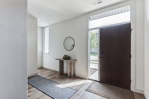 New Modern Townhome With Rooftop Patio 2 Bedroom Townhouse by RedAwnin