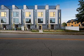 New Modern Townhome With Rooftop Patio 2 Bedroom Townhouse by RedAwnin