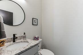 New Modern Townhome With Rooftop Patio 2 Bedroom Townhouse by RedAwnin