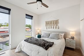 New Modern Townhome With Rooftop Patio 2 Bedroom Townhouse by RedAwnin