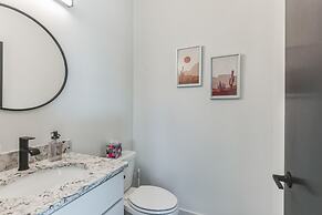New Modern Townhome With Rooftop Patio 2 Bedroom Townhouse by RedAwnin