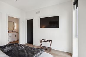 New Modern Townhome With Rooftop Patio 2 Bedroom Townhouse by RedAwnin
